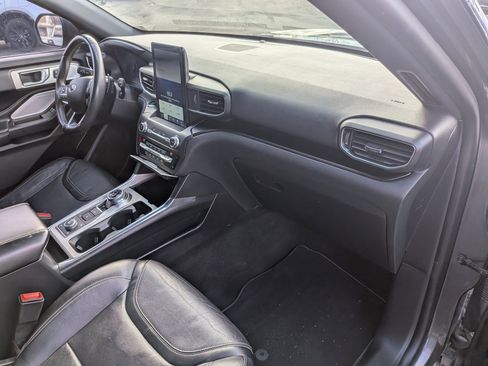 Used 2020 Ford Explorer ST w/ Premium Technology Package image 36