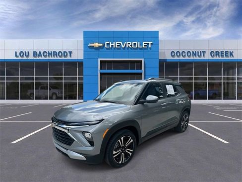 Used 2024 Chevrolet TrailBlazer LT w/ Driver Confidence Package image 4