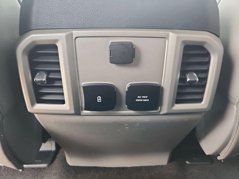 Used 2018 Ford F150 Lariat RWD image 21