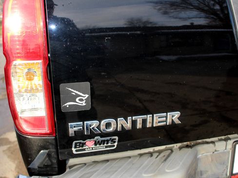 Used 2009 Nissan Frontier SE w/ SE Value Truck Pkg image 34