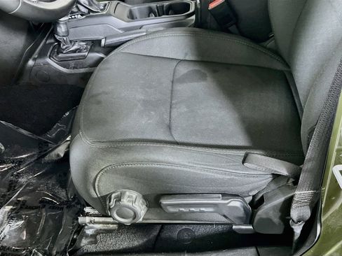 Used 2023 Jeep Gladiator Sport image 19