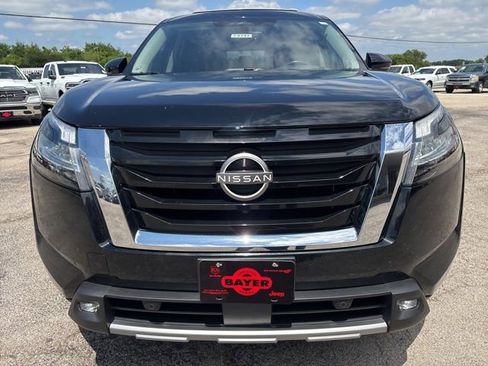 Used 2022 Nissan Pathfinder Platinum w/ Cargo Package AWD/4WD image 13