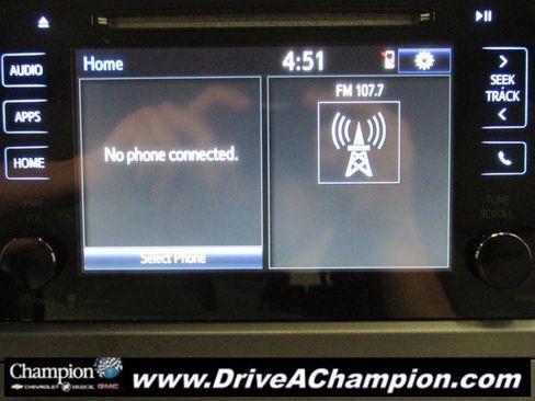 Used 2015 Toyota Sienna L image 5