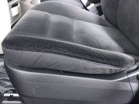 Used 2019 Dodge Grand Caravan SE w/ UConnect Hands-Free Group image 26