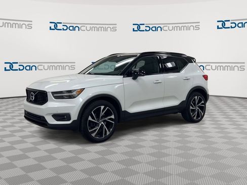 Used 2021 Volvo XC40 T5 R-Design w/ Climate Package image 4