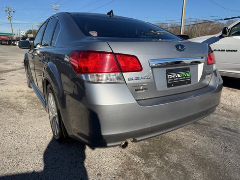Used 2011 Subaru Legacy 2.5i Limited image 3