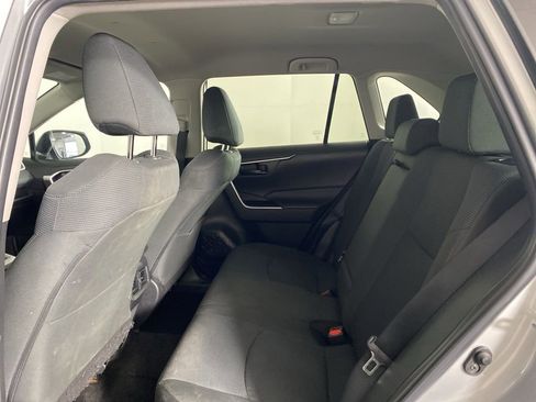 Used 2023 Toyota RAV4 LE AWD/4WD image 16
