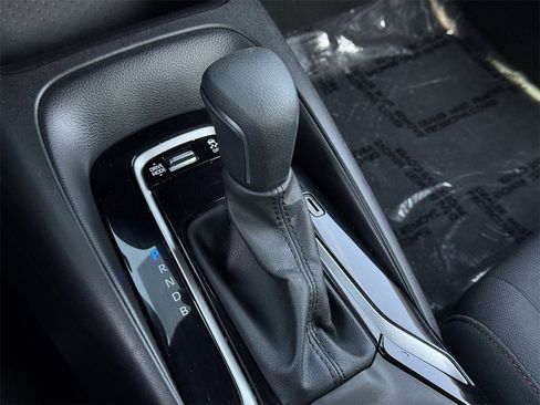 Used 2024 Toyota Corolla SE image 19