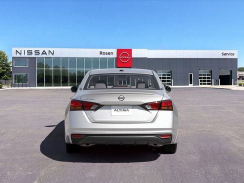 New 2026 Nissan Altima 2.5 SV FWD image 12