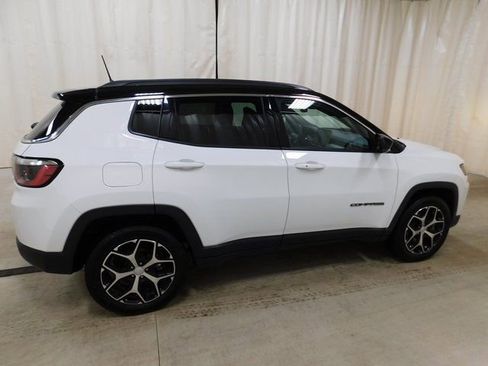 Used 2024 Jeep Compass Limited image 3