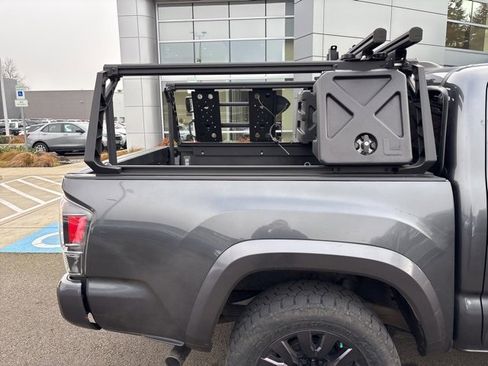 Used 2021 Toyota Tacoma Limited image 6