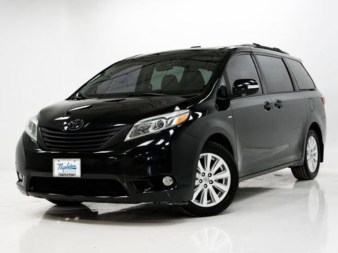Used 2017 Toyota Sienna Limited Premium w/ Outdoor Package image 1