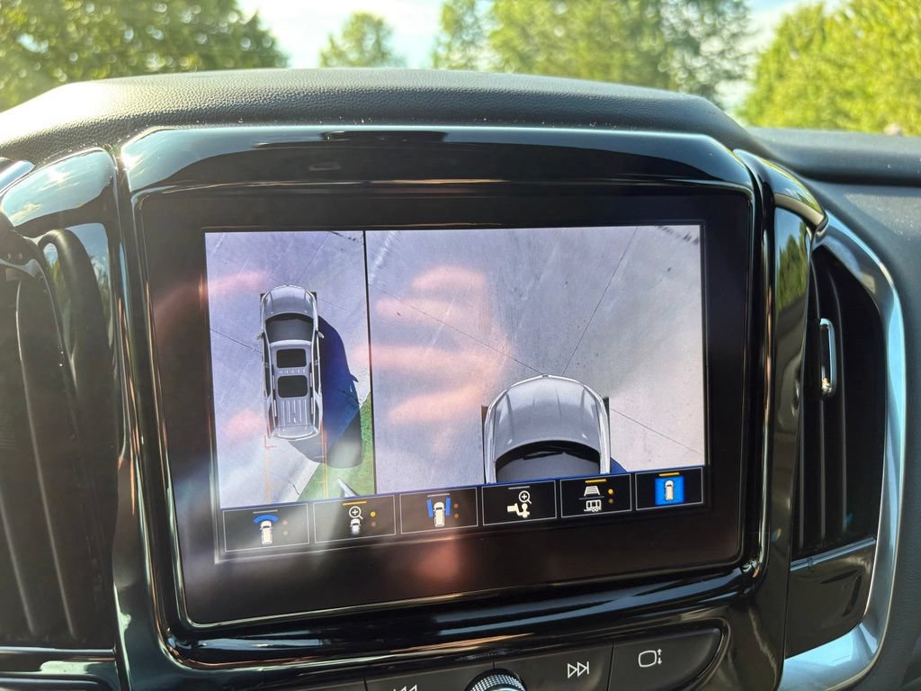 Used 2023 Chevrolet Traverse LT w/ LT Premium Package AWD/4WD image 29