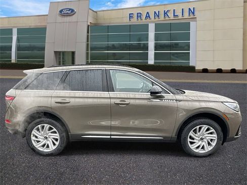 New 2026 Lincoln Corsair Premiere image 8