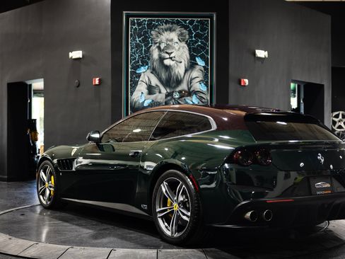 Used 2018 Ferrari GTC4Lusso image 6