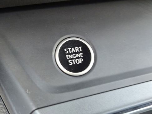 Certified 2025 Audi Q3 2.0T Premium Plus w/ Premium Plus Package image 27