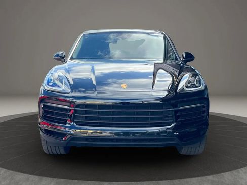 Used 2019 Porsche Cayenne Sport Utility 4D image 3