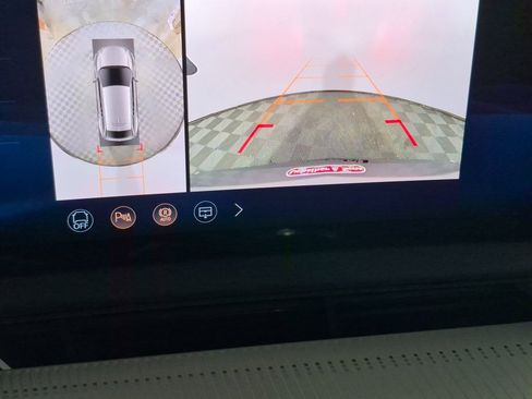 New 2026 Cadillac Optiq Luxury 1 image 20