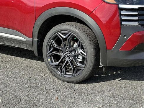 New 2026 Nissan Kicks SR w/ Cold Weather Package image 7