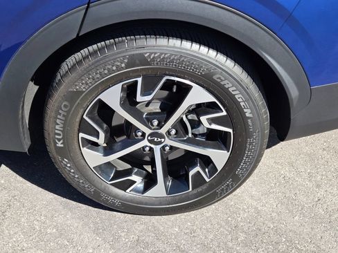 Used 2024 Kia Sportage EX FWD image 5