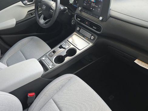 Used 2023 Hyundai Kona SE FWD image 16