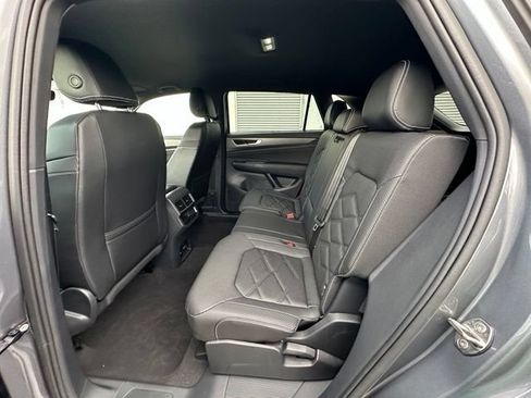 Certified 2024 Volkswagen Atlas Cross Sport SE AWD/4WD image 30