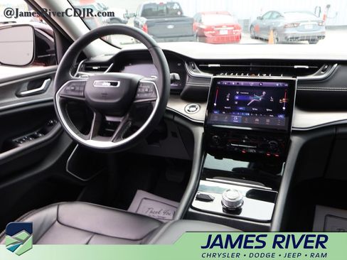 Used 2024 Jeep Grand Cherokee Limited AWD/4WD image 13