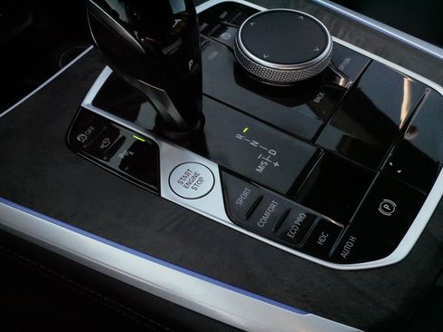 Used 2023 BMW X5 xDrive40i w/ Premium Package image 30