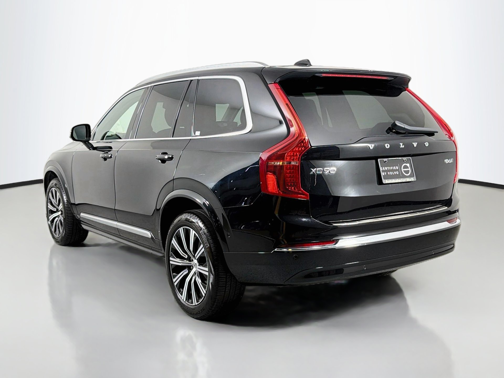 Used 2023 Volvo XC90 B6 Plus w/ Protection Package Premier AWD/4WD image 8