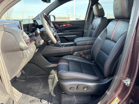 New 2026 Chevrolet Traverse RS image 10