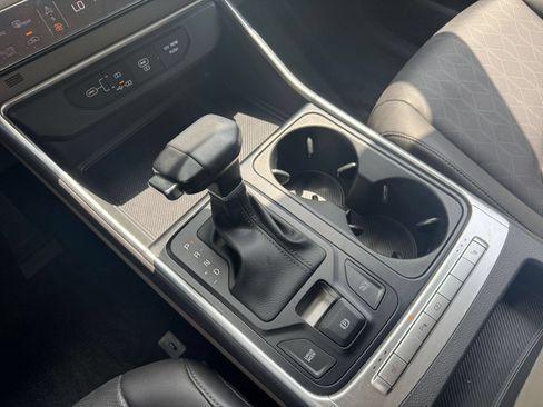 Used 2026 Kia Carnival FWD image 44