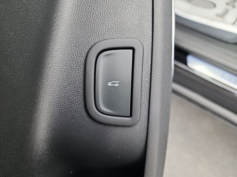 New 2026 Chevrolet Traverse Z71 w/ Enhanced Driving Package image 11