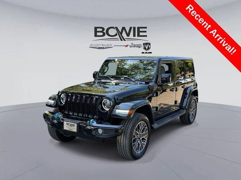 Used 2023 Jeep Wrangler Unlimited Sahara AWD/4WD image 5