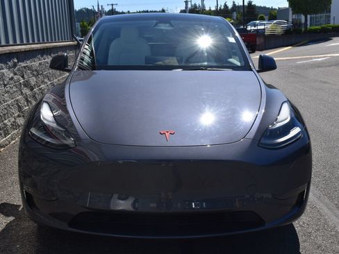 Used 2023 Tesla Model Y Performance AWD/4WD image 2