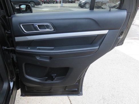 Used 2016 Ford Explorer XLT w/ Equipment Group 202A image 31