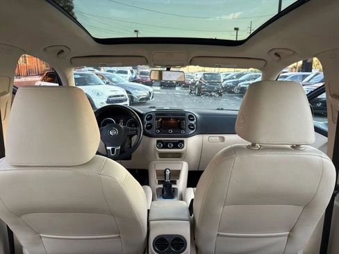 Used 2012 Volkswagen Tiguan SE image 20