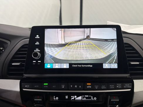 Used 2025 Honda Odyssey EX-L image 32
