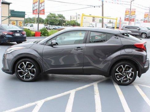 Certified 2021 Toyota C-HR XLE FWD image 4