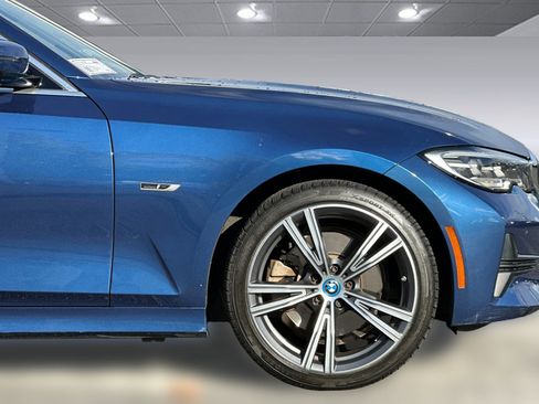 Used 2022 BMW 330e w/ Driving Assistance Package image 34