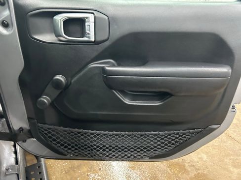 Used 2021 Jeep Wrangler Unlimited Sport image 31