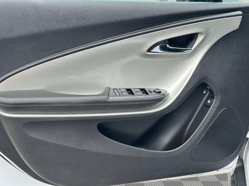 Used 2013 Chevrolet Volt w/ Comfort Package image 20