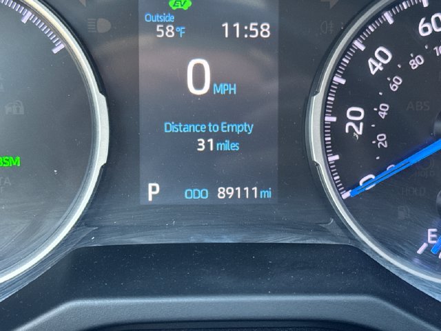 Used 2019 Toyota RAV4 LE w/ Carpet Mat Package AWD/4WD image 18