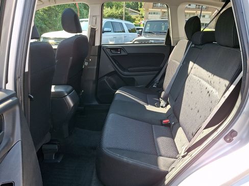 Used 2015 Subaru Forester 2.5i Premium AWD/4WD image 10