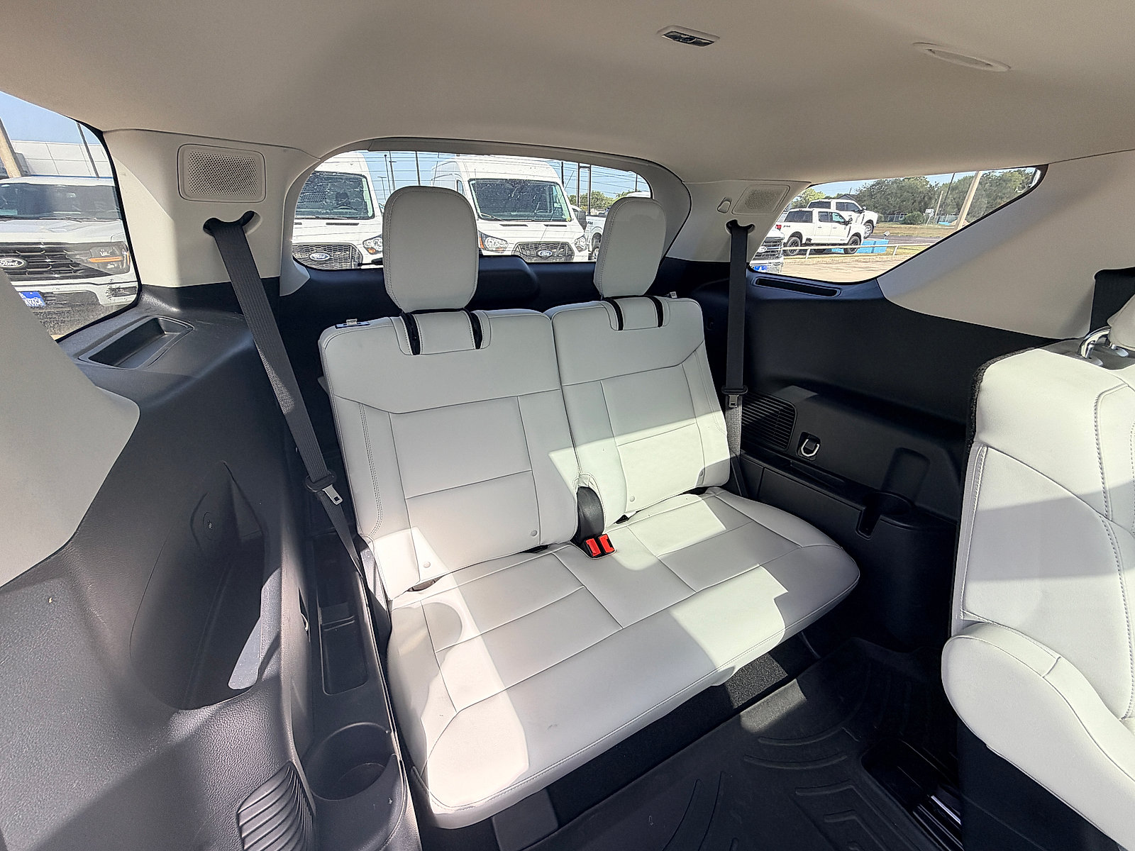 Used 2025 Ford Explorer Platinum w/ Ultimate Package AWD/4WD image 15