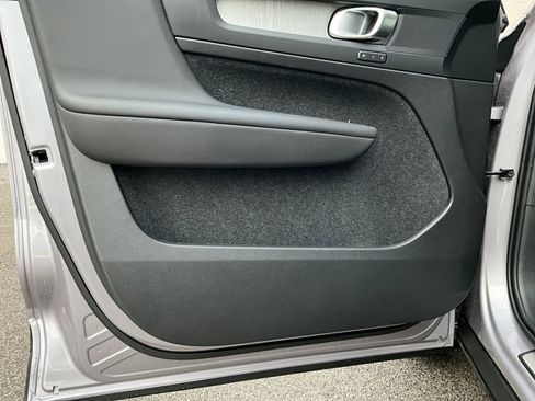 New 2026 Volvo XC40 B5 Plus w/ Protection Package Premier image 9