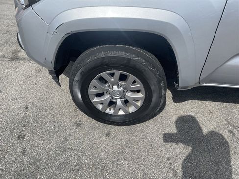 Used 2018 Toyota Tacoma SR5 image 9