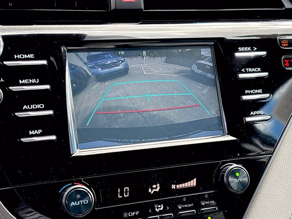 Used 2019 Toyota Camry SE w/ Carpet Mat Package FWD image 16