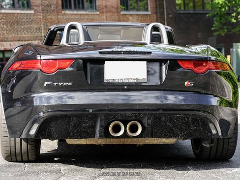 Used 2015 Jaguar F-TYPE S RWD image 7