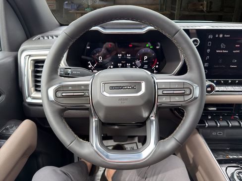 New 2026 GMC Canyon Denali image 19