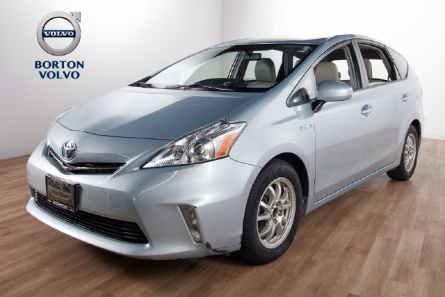 Used 2014 Toyota Prius V Three FWD image 1